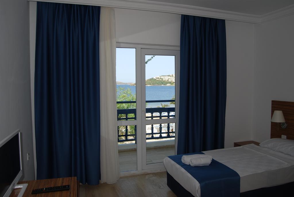 Club Blue White All Inclusive Turgutreis Zimmer foto