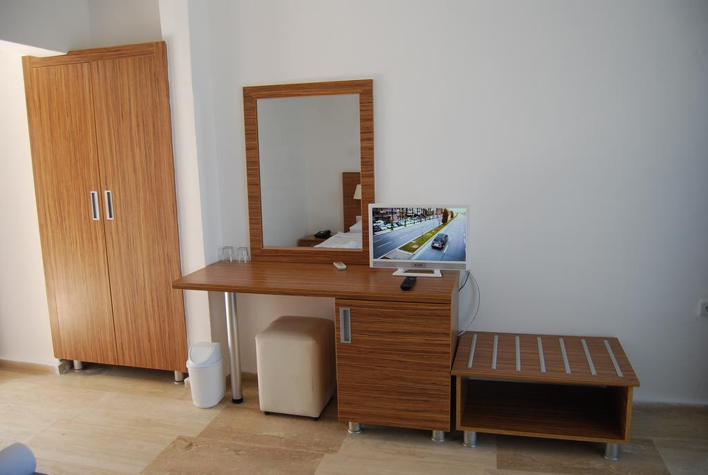 Club Blue White All Inclusive Turgutreis Zimmer foto